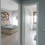 Ampio bilocale nuova ristrutturazione 4 piano.
